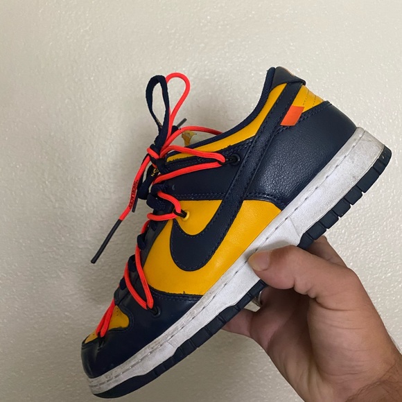 off white dunks orange laces